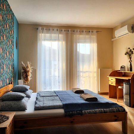 Holiday Home & Apartment Эгер Экстерьер фото