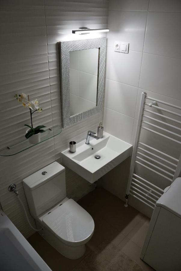 Holiday Home & Apartment Эгер Экстерьер фото